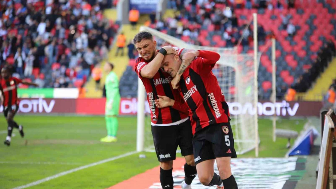 Trendyol Süper Lig: Gaziantep FK: 1 - Konyaspor: 1 (İlk yarı)