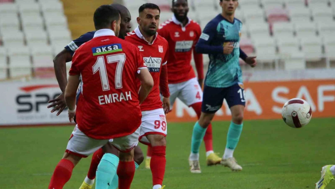 Trendyol Süper Lig: Sivasspor: 1 - Kayserispor: 1 (İlk yarı)