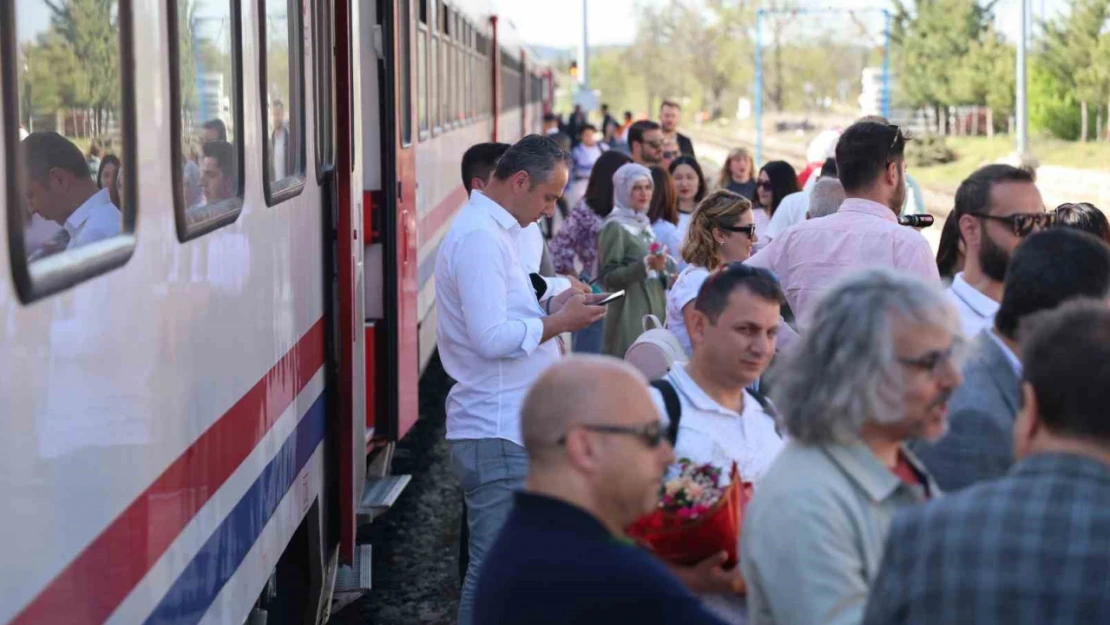 Turistik Diyarbakır Ekspresi Elazığ'da