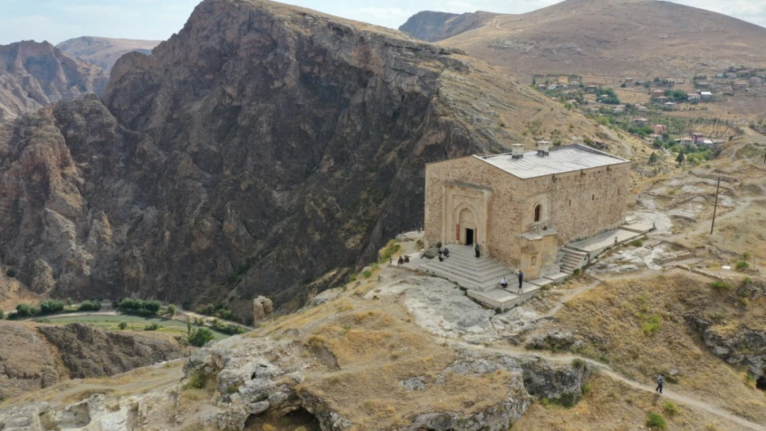 Türk mimarisinin Anadolu'da ki ilk örneklerinden biri, 844 yıldır ayakta