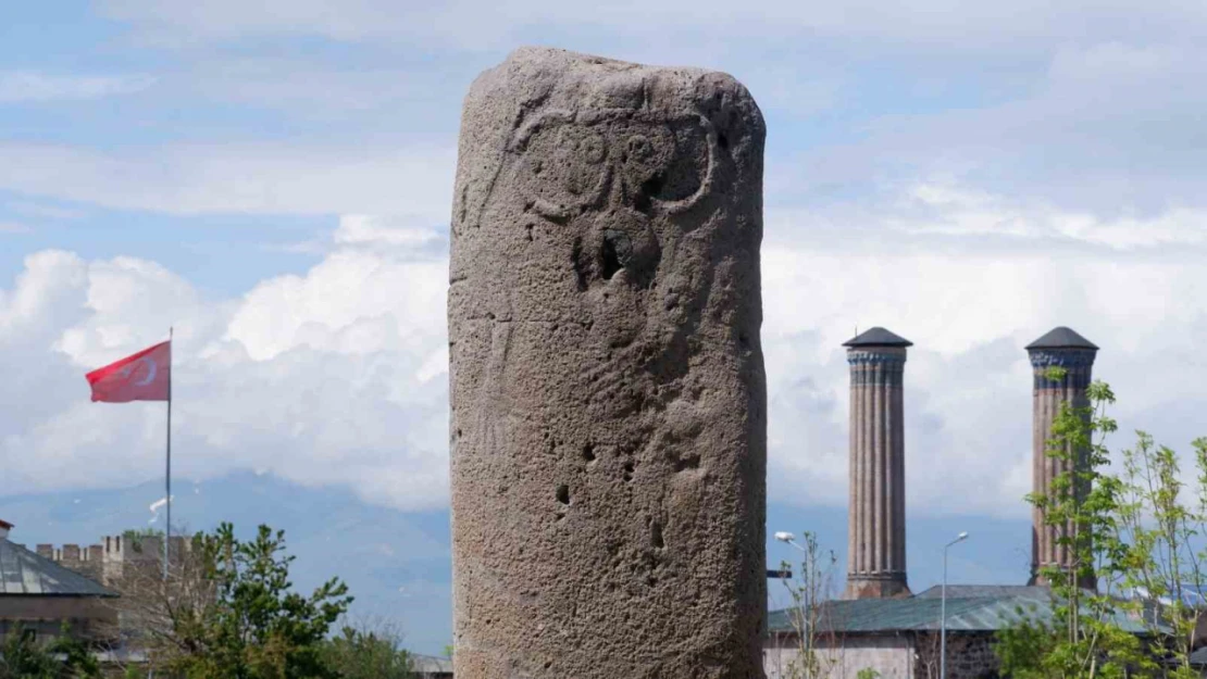 Türk tarihine ışık tutan dikili taş ilgi odağı