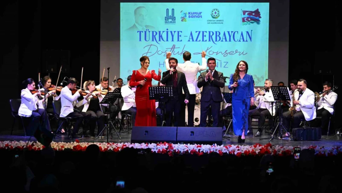 Türkiye-Azerbaycan Erzurum'da tek yürek oldu