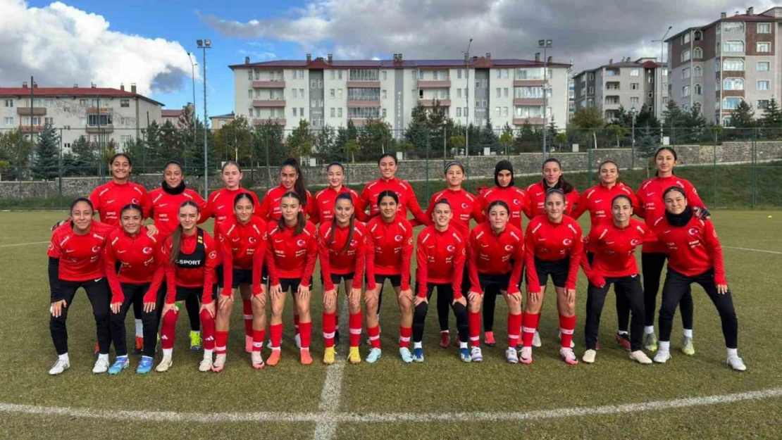 U17 Kız Millî Takımı Erzurum'da toplandı