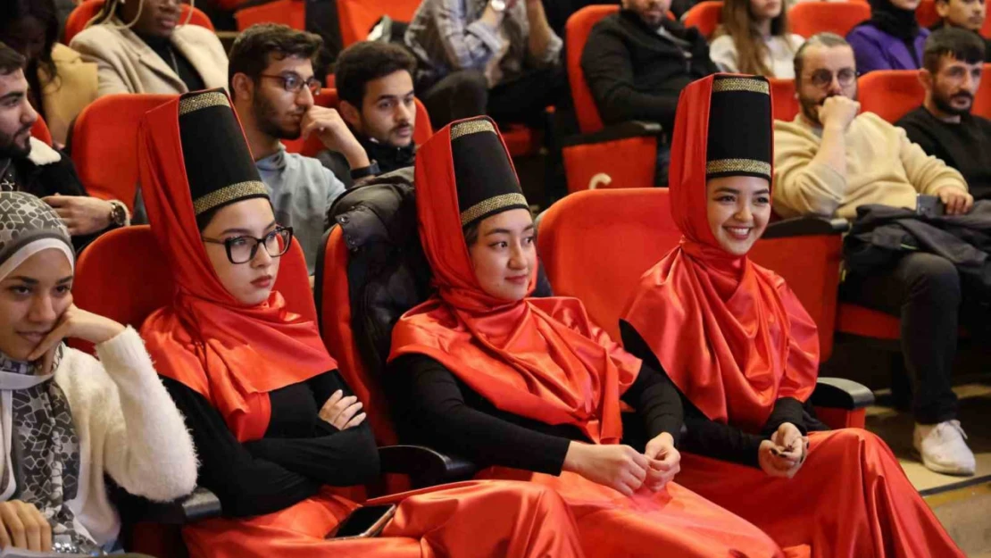 Üniversiteli yabancı öğrenciler bir araya geldi