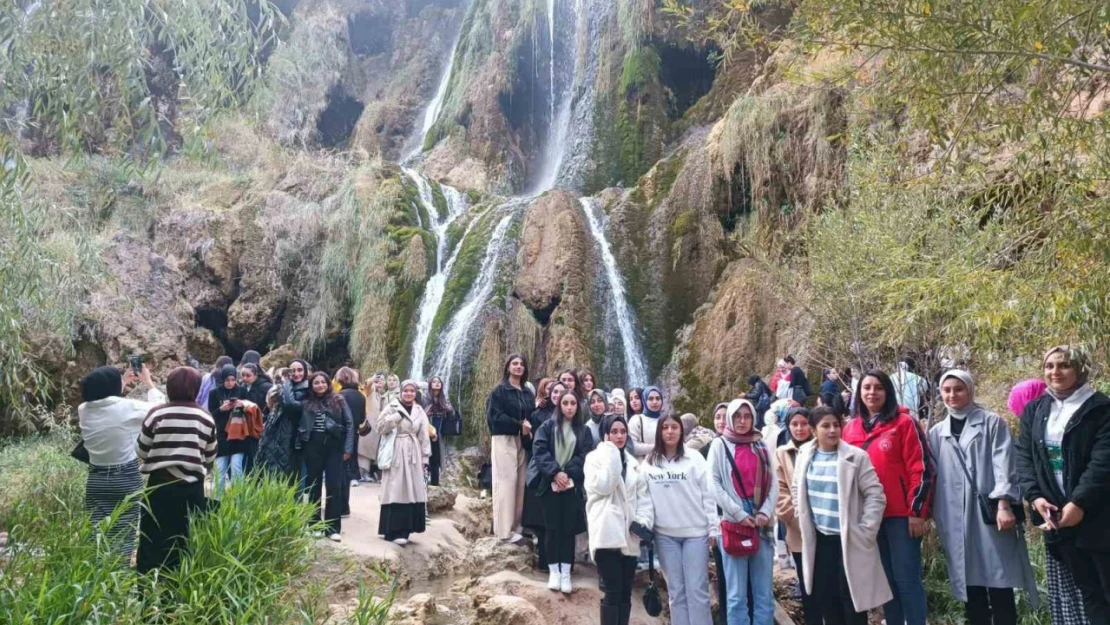 Üniversiteyi bu sene kazananlar Erzincan'ı gezdi