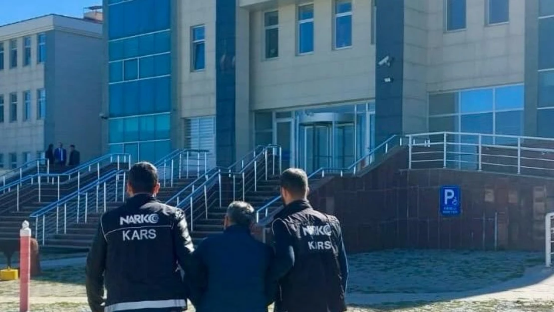 Uyuşturucu ticaretinden 17 hapis cezası vardı: Polis kıskıvrak yakaladı