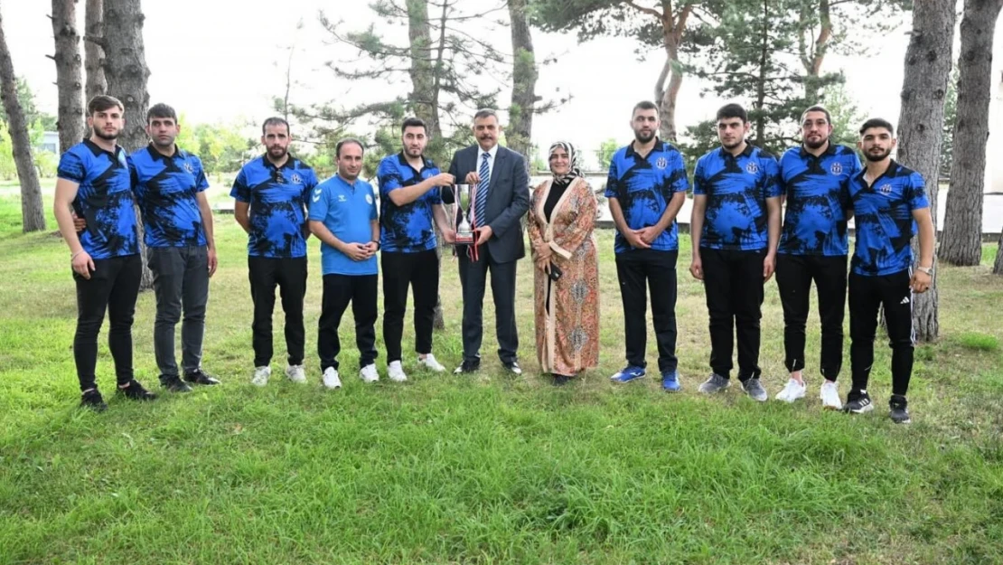 Vali Çiftçi, Görme Engelliler Futsal Takımını kabul etti