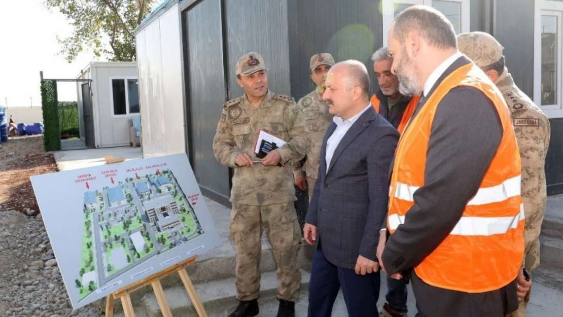 Vali Varol Adıyaman'ın yeni Jandarma Hizmet Binası inşaatını inceledi