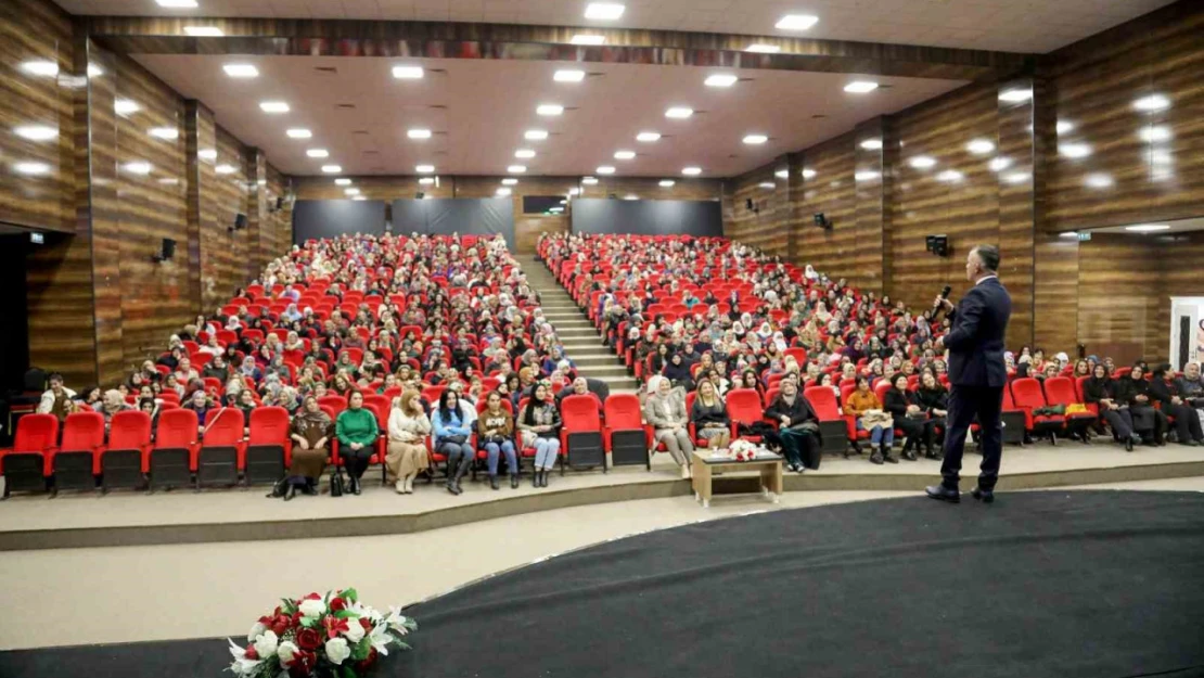 Van'da 'Çocuk İstismarının Önlenmesinde Ailenin Rolü' söyleşi düzenlendi