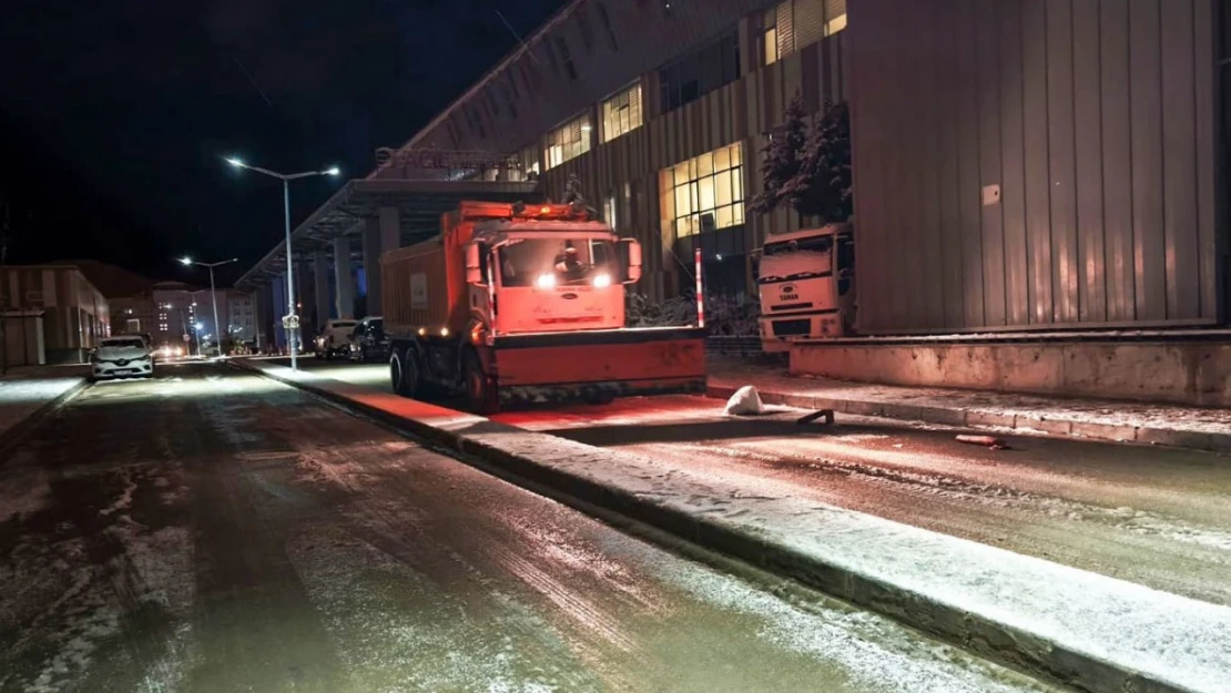 Van'da 158 yerleşim yerinin yolu ulaşıma kapandı