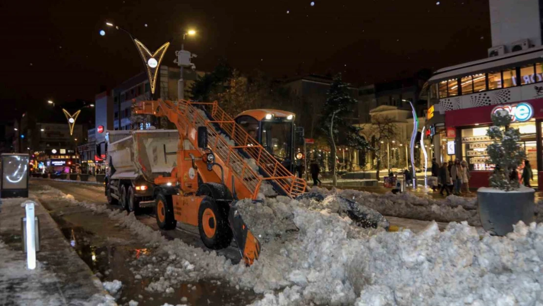 Van'da 24 yerleşim yerinin yolu ulaşıma kapandı