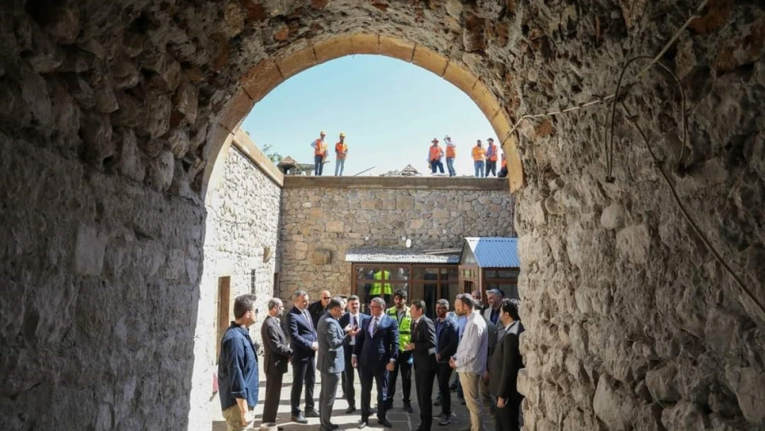 Van'da 767 yıllık tarihi İzzettin Şir Camii restore ediliyor