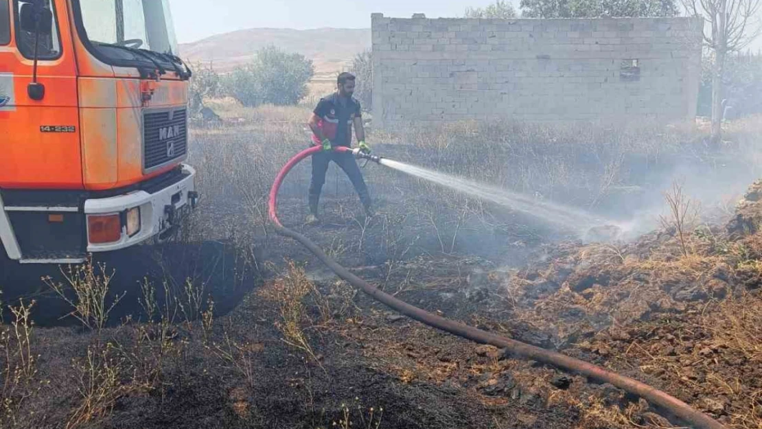 Van'da anız yangını