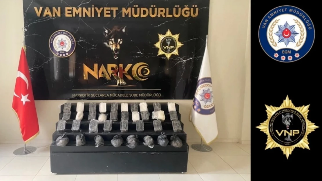 Van'da bir otomobilde 26 kilo 800 gram uyuşturucu ele geçirildi