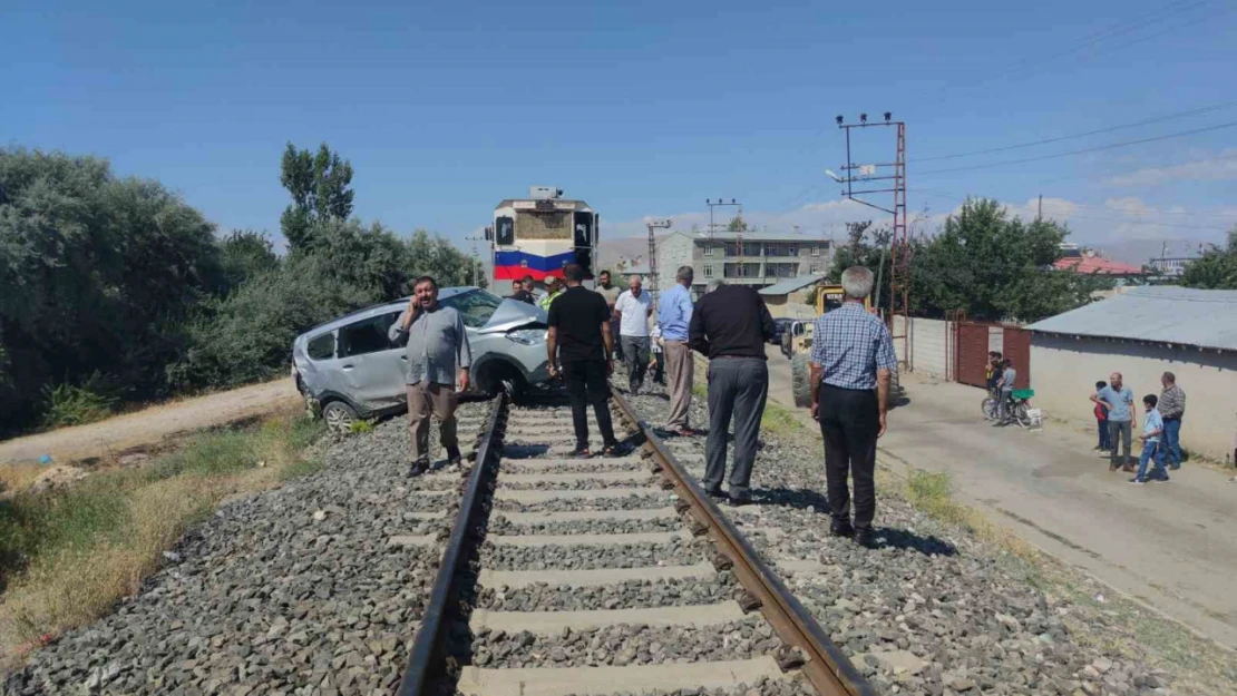 Van'da hemzemin geçitte kaza: 1 yaralı