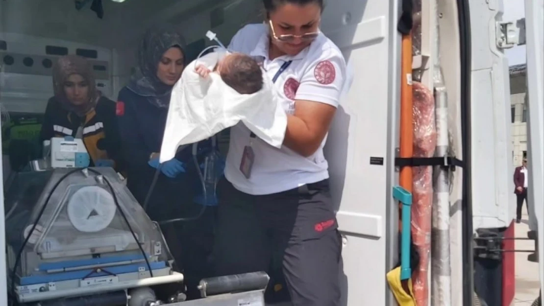 Van'da kalp hastası bebek için ambulans uçak havalandı