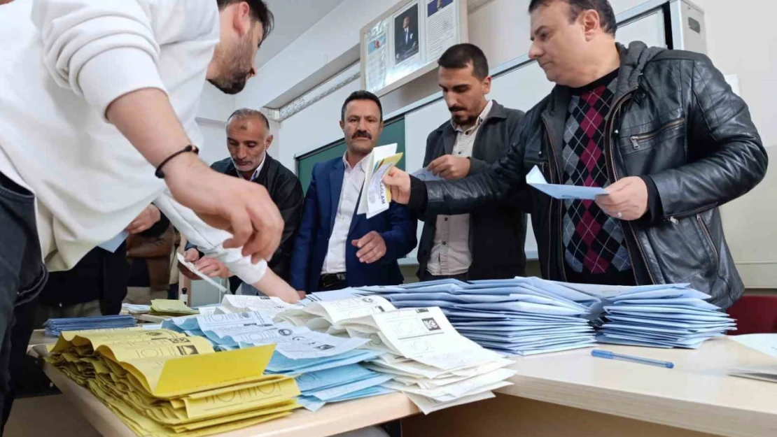 Van'da oy sayım işlemleri başladı
