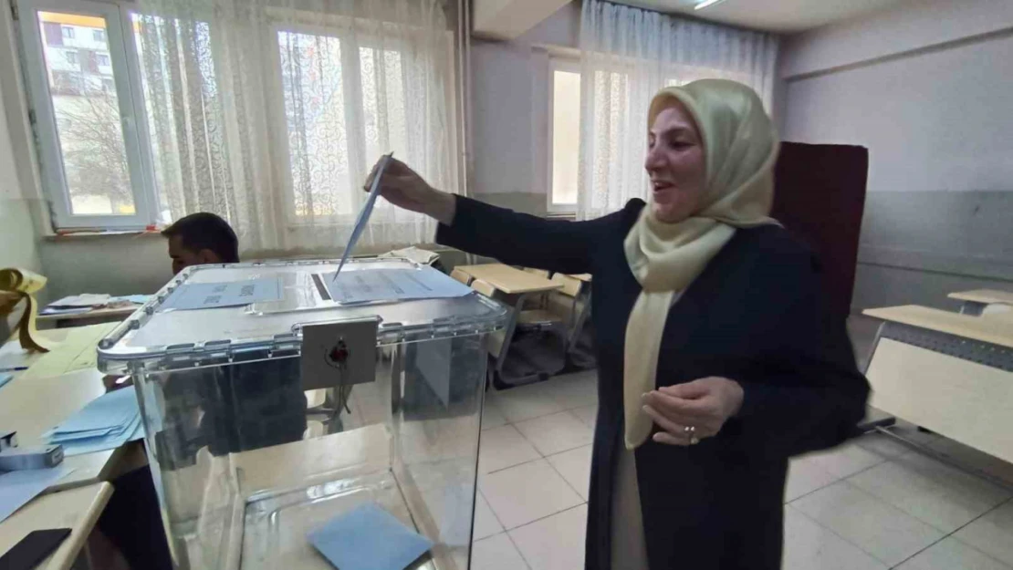 Van'da oy verme işlemi başladı