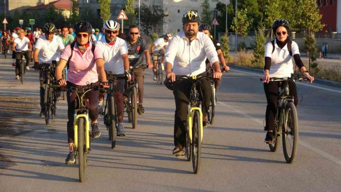 Van'da sağlıklı yaşam için pedal çevirdiler