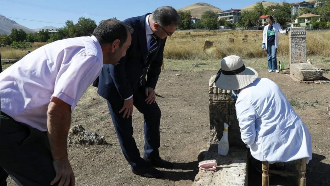 Van Valisi Ozan Balcı 'Tarihimize ve kültürümüze sahip çıkıyoruz'