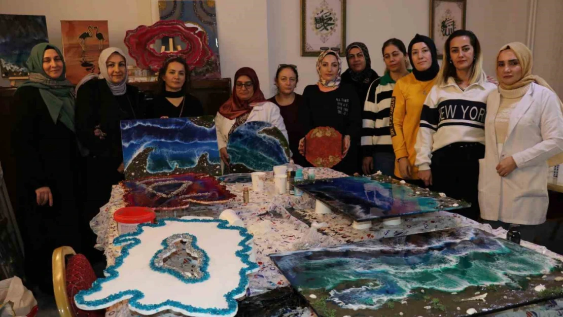 Vanlı kadınlar epoksi sanatı ile aile bütçelerine katkıda bulunacak