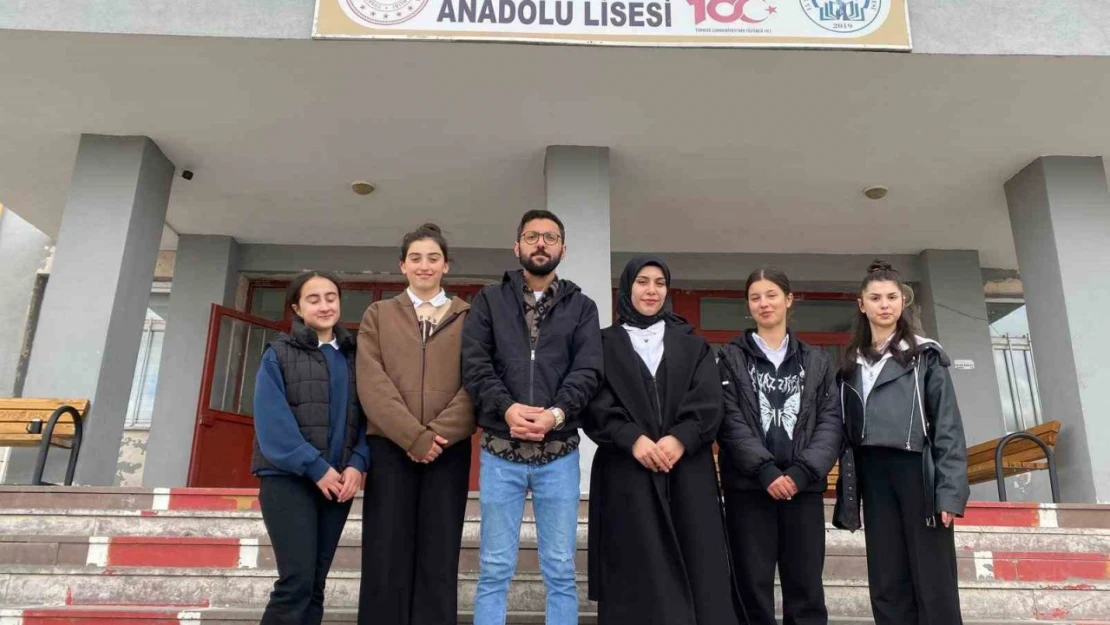 Vanlı öğrenciler Filistin'e destek için klip çekti