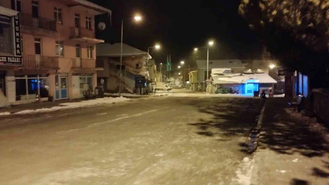 Varto'da depremde hayatını kaybedenler için dua edildi