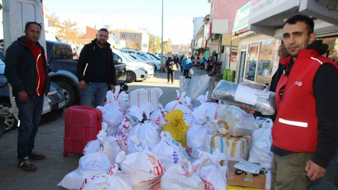 Varto'dan batı illerine kışlık erzak sevkiyatı