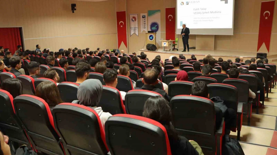 VEDAŞ Şirket Müdürü Talay üniversite öğrencileriyle bir araya geldi