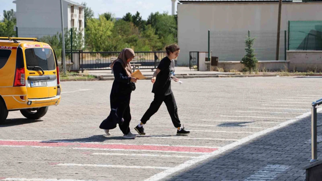 Vicdanlarının sesini dinlemişlerdi, ÖSYM mağdur etmedi, 8 adaya özel YKS sınavı düzenledi