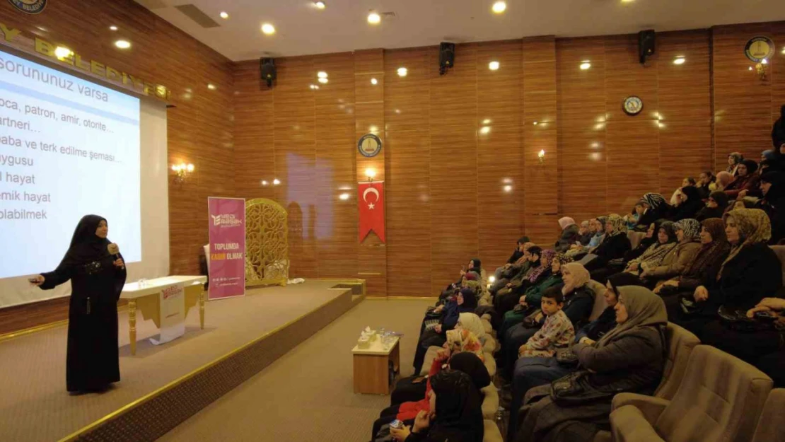 Yedi Başak Derneği'nden 'Toplumda Kadın Olmak' konulu seminer