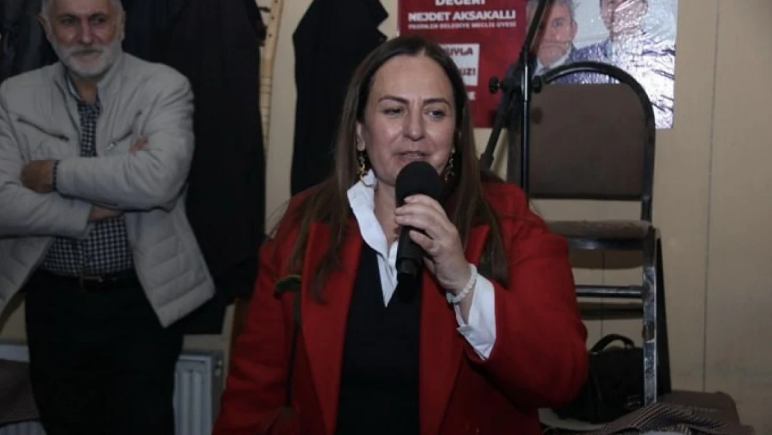 Yeniden Refah'tan Canan Uçar'a yalanlama: 'Kimseyi desteklemiyoruz'