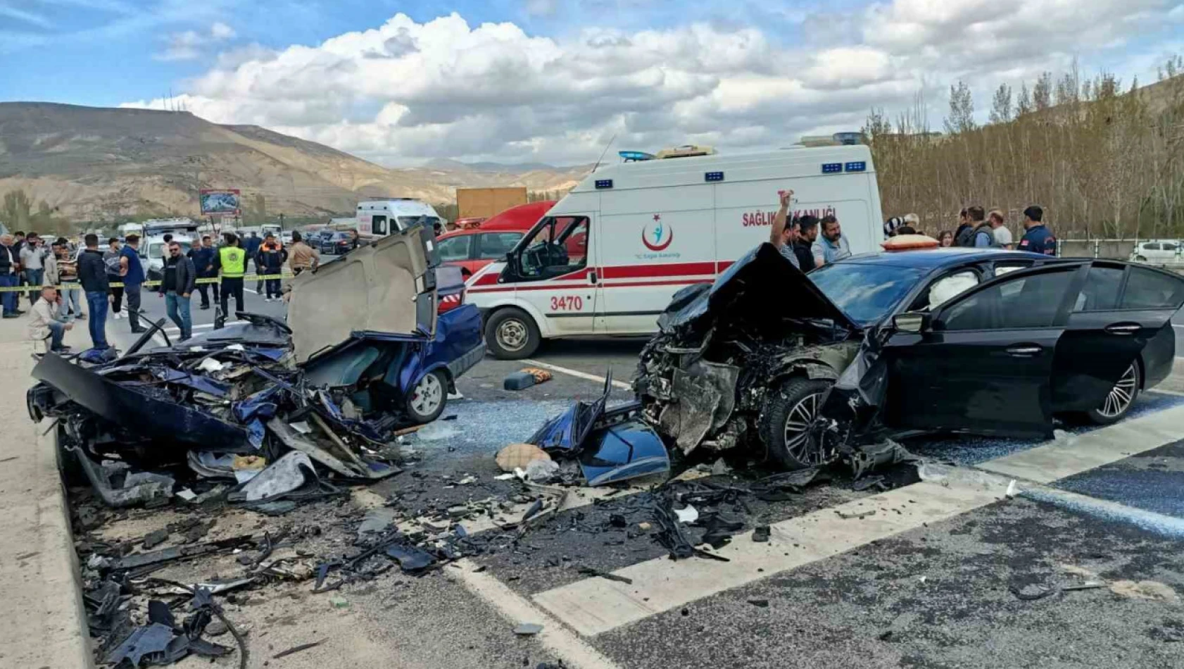 Malatya'da otomobiller çarpıştı: 2'si ağır 8 yaralı