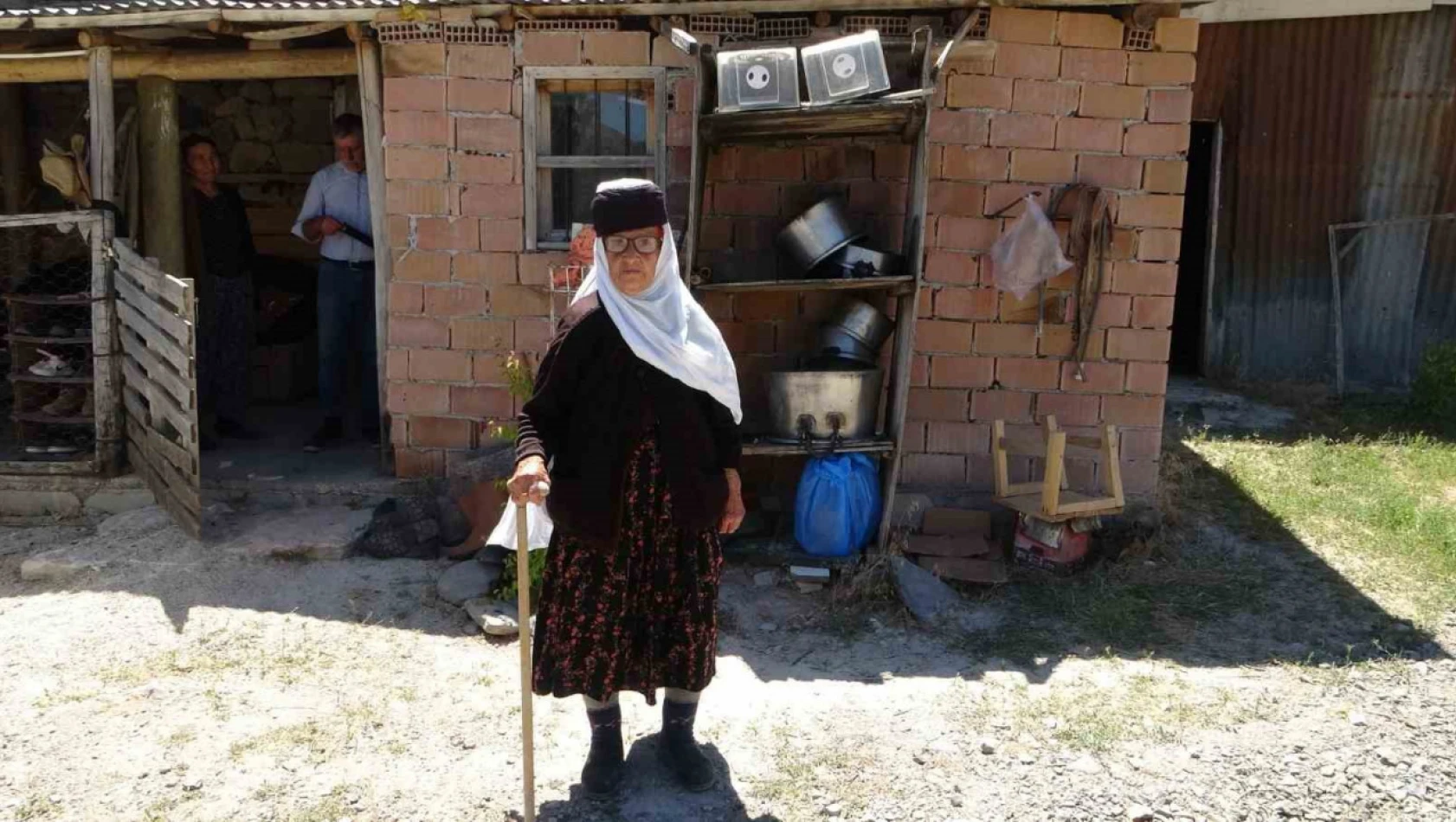 Torununun torununu gören 99 yaşındaki Zeynep Çınar 100'üncü yaşı için gün sayıyor