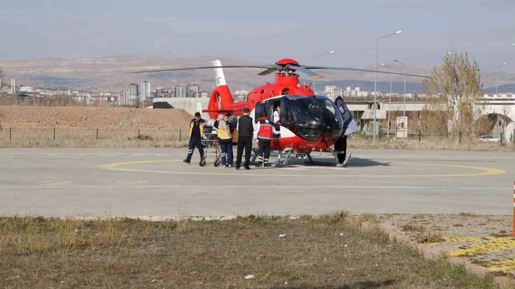 Erzincan'da helikopter ambulans donanımlarının tanıtıldığı bilgilendirme toplantısı yapıldı