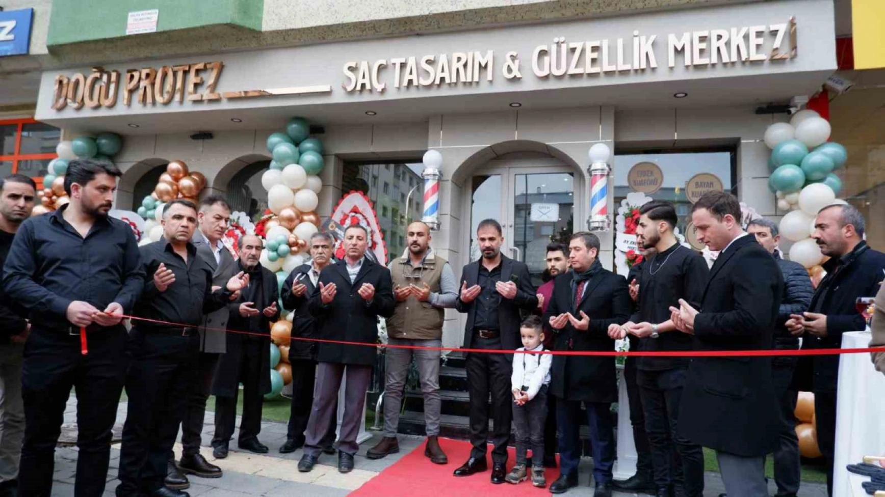 Erzurum'un ilk aile kuaförü açıldı