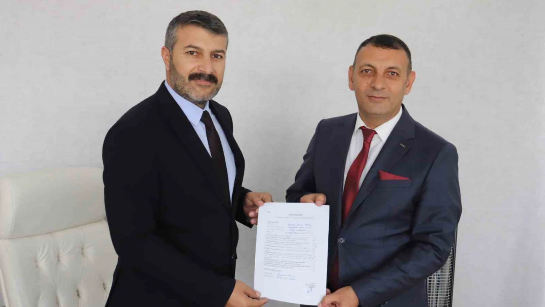 Ağrı'da belediye başkan aday adayı başvuruları devam ediyor
