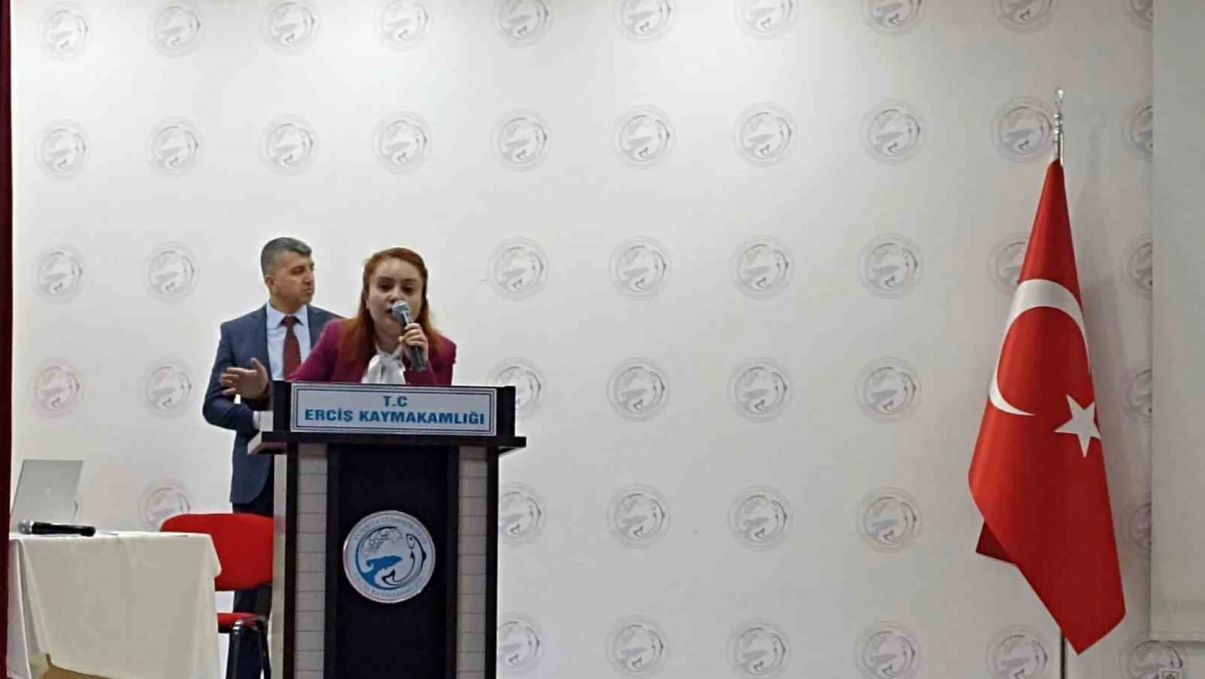 Erciş'te seçimde görev alacaklar için eğitim toplantısı yapıldı
