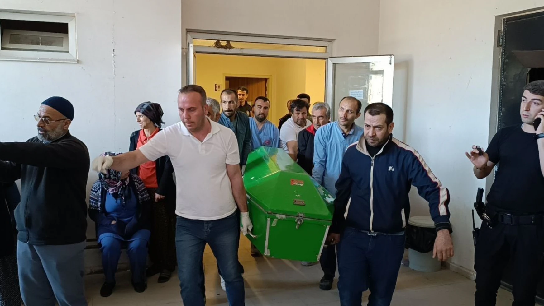 Gaziantep'teki feci kazada ölenlerin cenazeleri yakınlarına teslim edildi