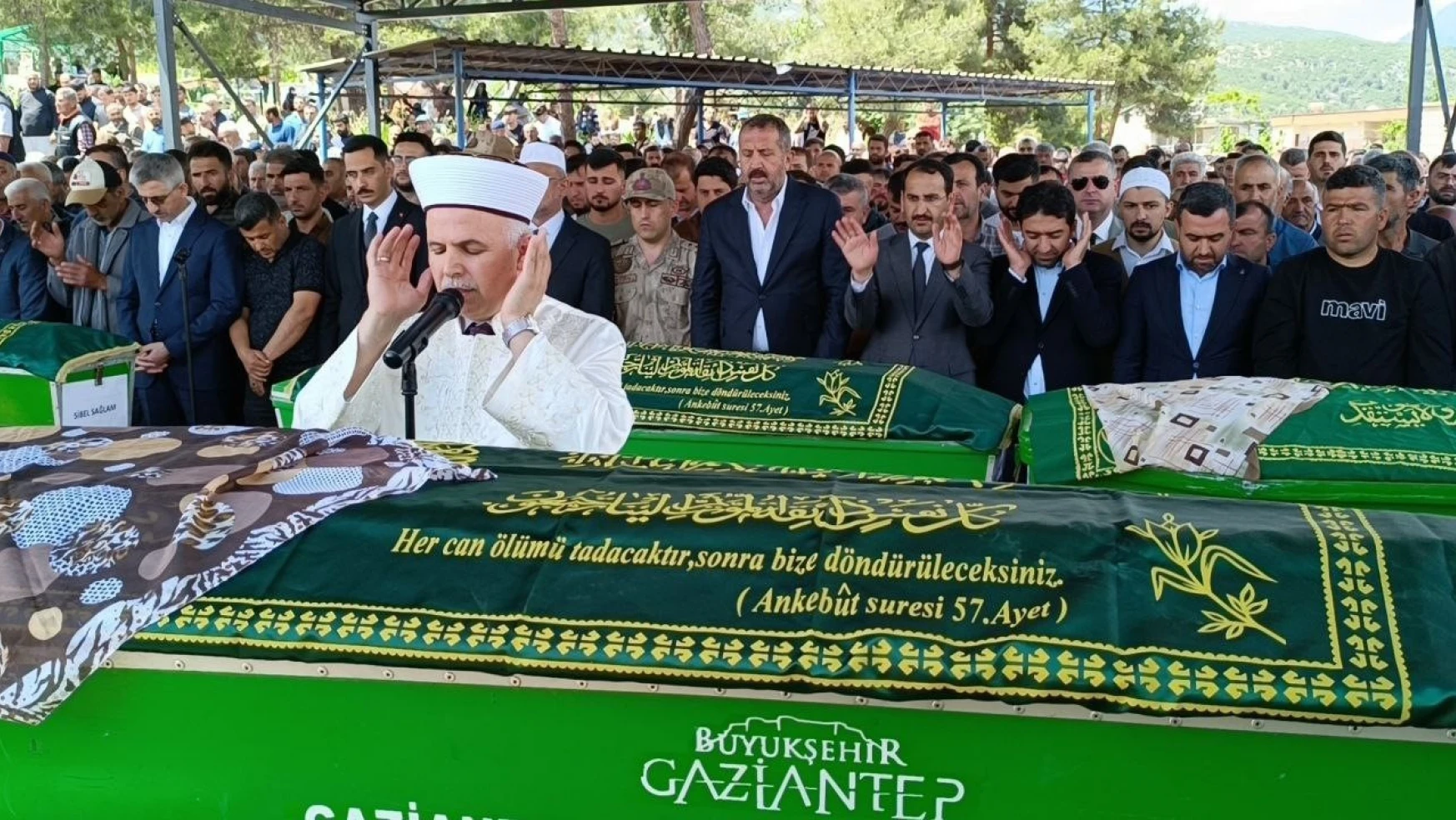 Gaziantep'teki feci kazada ölenlerin cenazeleri defnedildi