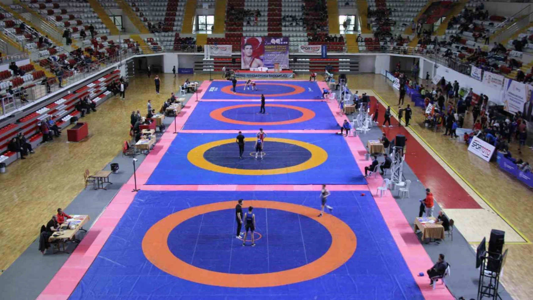 Güreş U15 Türkiye Şampiyonası, Sivas'ta başladı