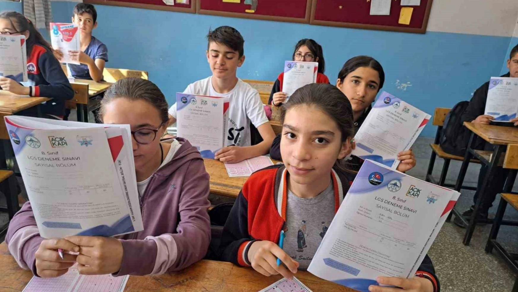 Kars'ta LGS ve TYT Deneme Sınavı