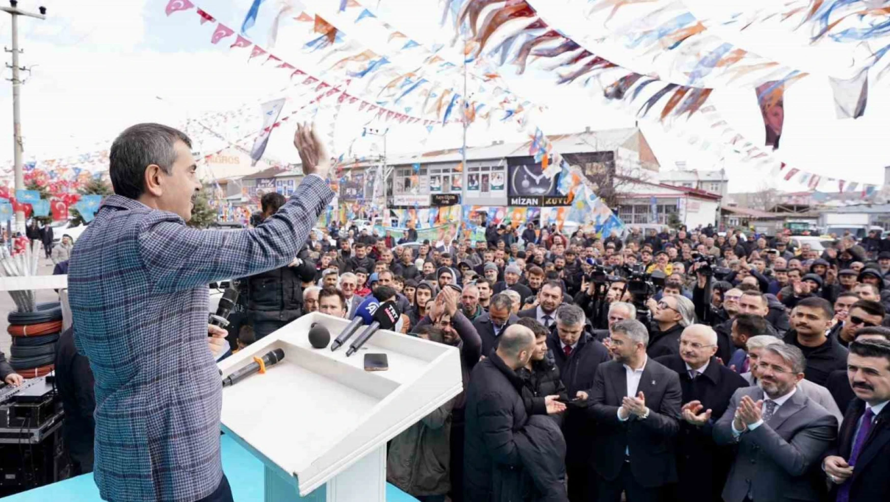 Milli Eğitim Bakanı Tekin Erzurum'da