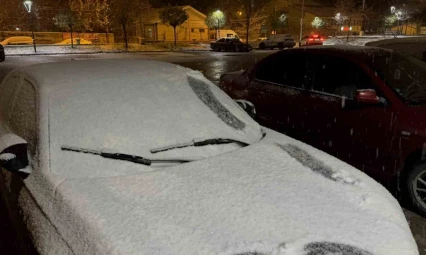 Tatvan'da kar yağışı ilçeyi beyaza bürüdü