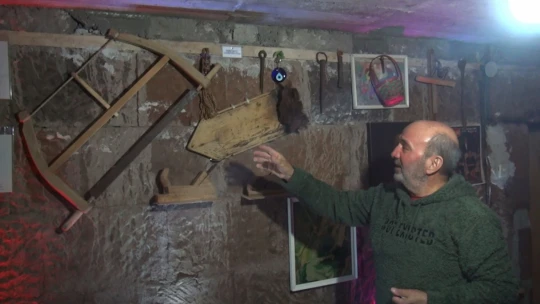 Babasından kalan 2 katlı evi topladığı eşyalarla müzeye çevirdi