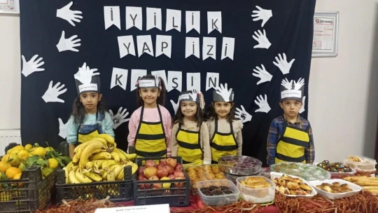 Minik öğrenciler Filistin için hayırda yarıştı