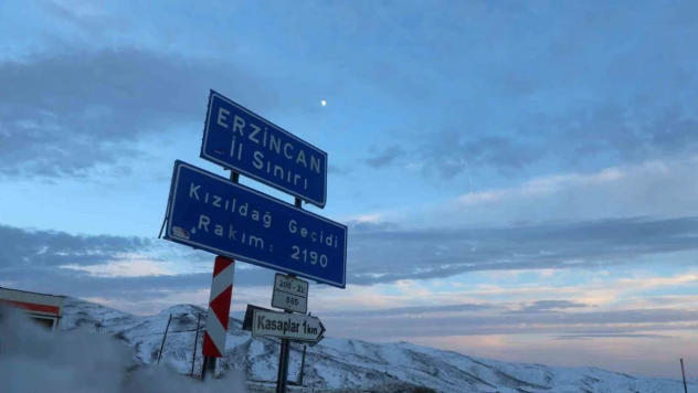 Erzincan'ın yüksek kesimlerinde kar yağışı etkili oldu
