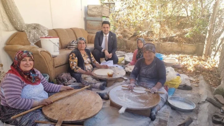 Kaymakam Seyhan, ihtiyaç sahibi ailelerle bir araya geldi