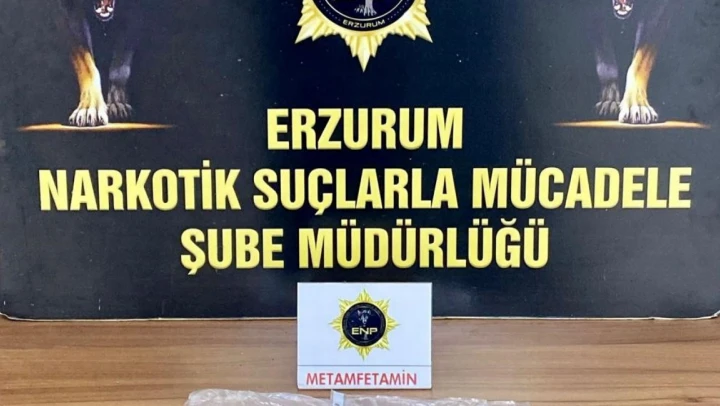 Sırt çantası içerisinde uyuşturucu yakalandı
