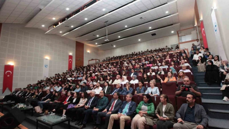 'Dünyanın geleceğinde bizleri neler bekliyor' paneli düzenlendi